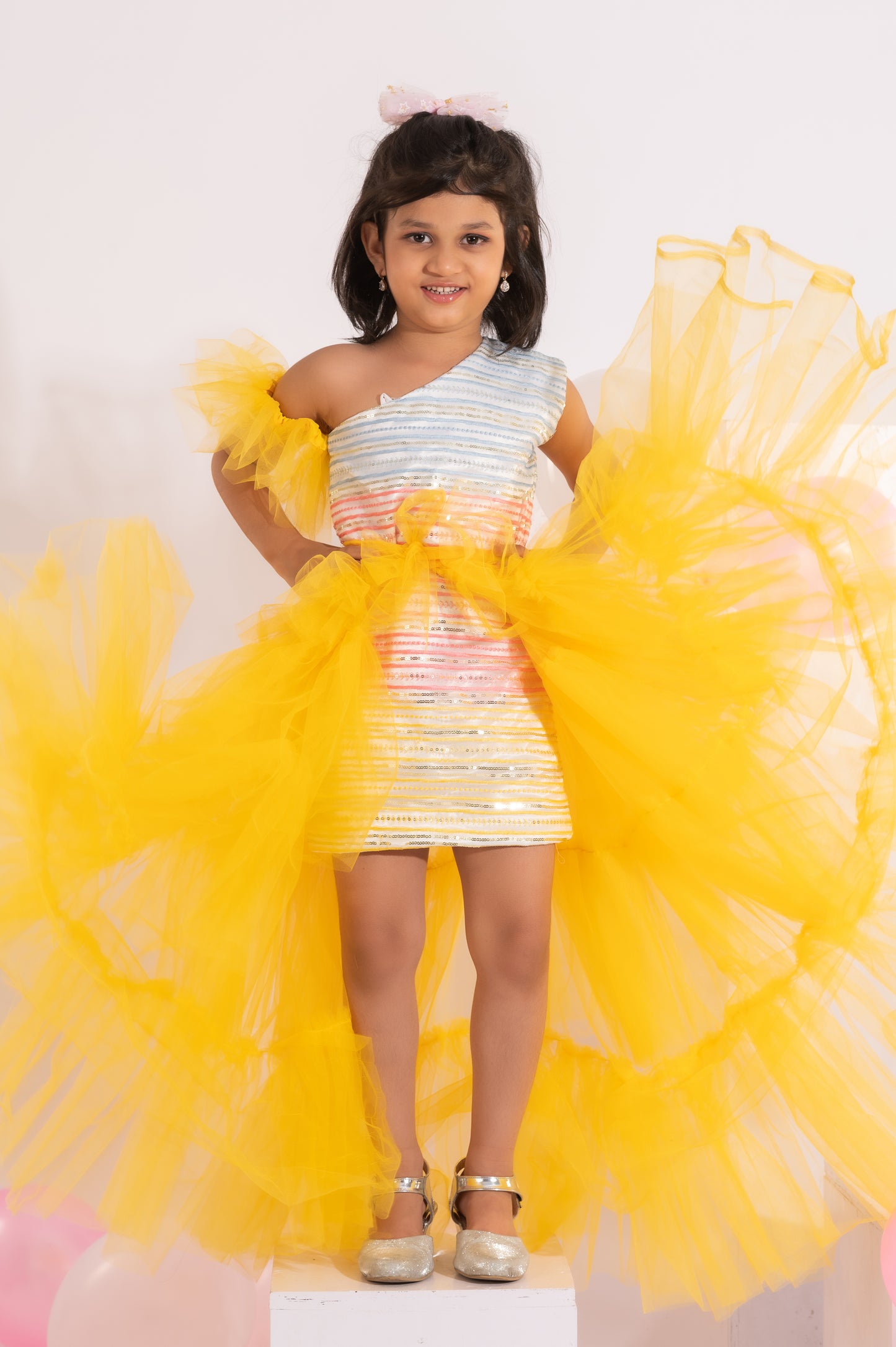 dress for girls with detachable ruffle trail
