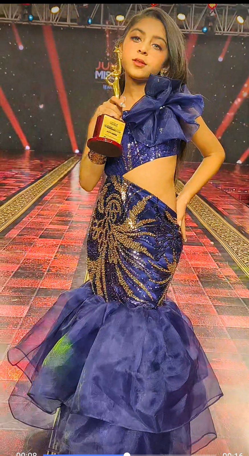 Fish-cut gown for girls