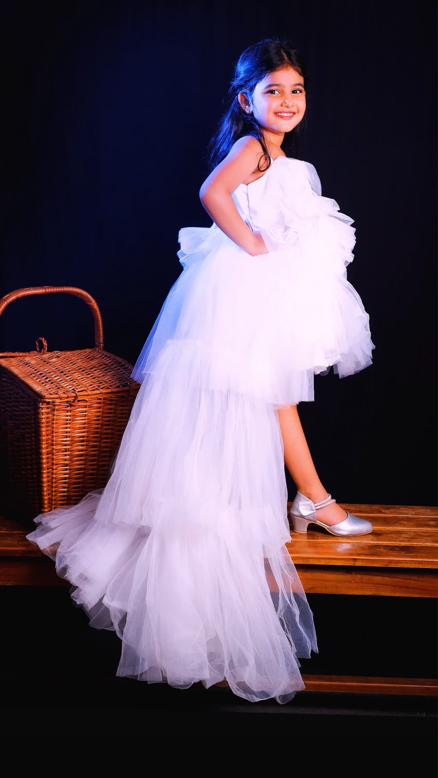 Dress for girls with detatchable trail