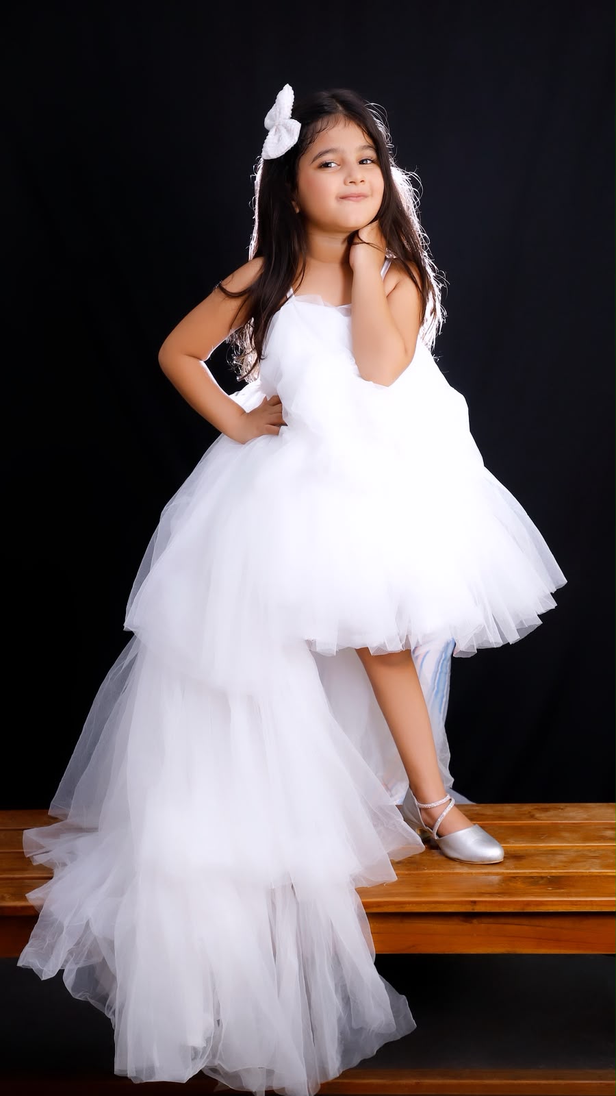Dress for girls with detatchable trail