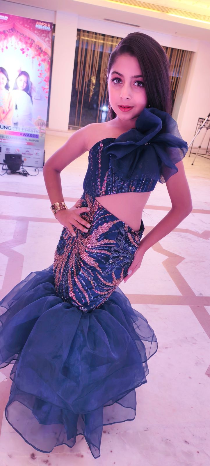 Fish-cut gown for girls