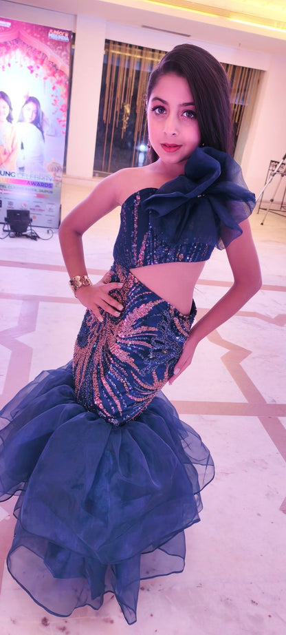 Fish-cut gown for girls