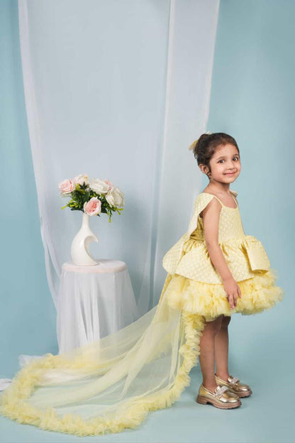 Dress for girls with detachable wire detailing and trail
