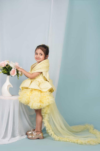 Dress for girls with detachable wire detailing and trail